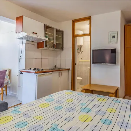 Pet Friendly In With Wifi Apartamento Medulin